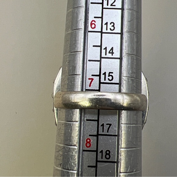 Faceted Enhanced Emerald Teardrop Silver Overlay Ring Size 7.25 - Picture 10 of 11